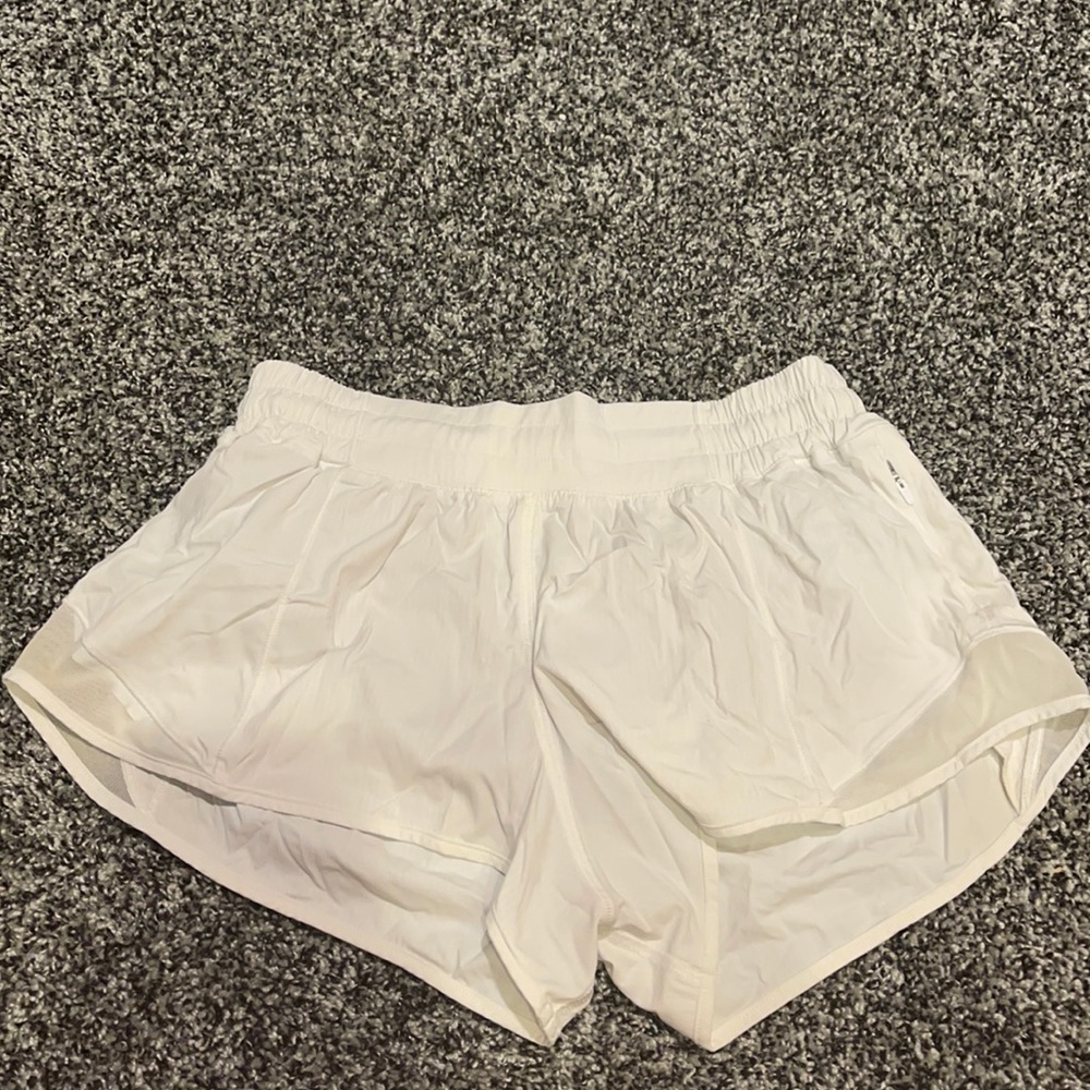 Lululemon White Hotty Hot Shorts 2.5 ins